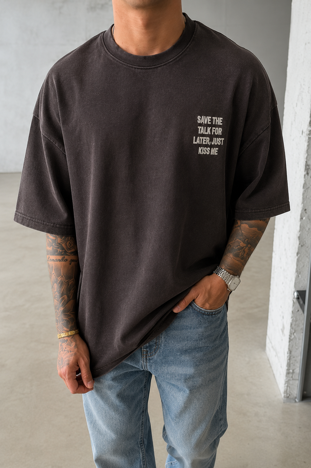 Oversized Unisex T-Shirt - Just Kiss me - Brown