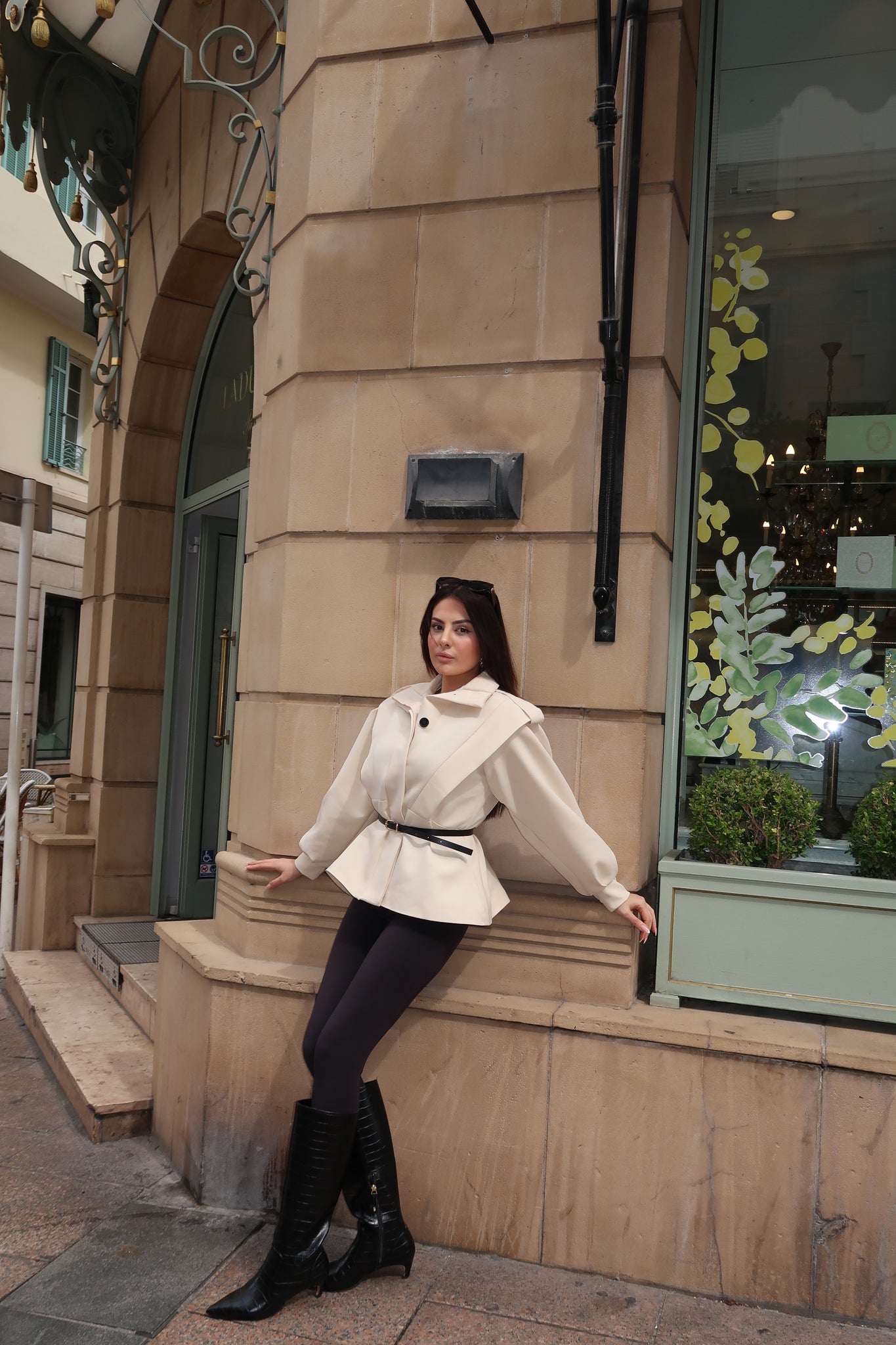 ROSIE STRUCTURED JACKET in Beige