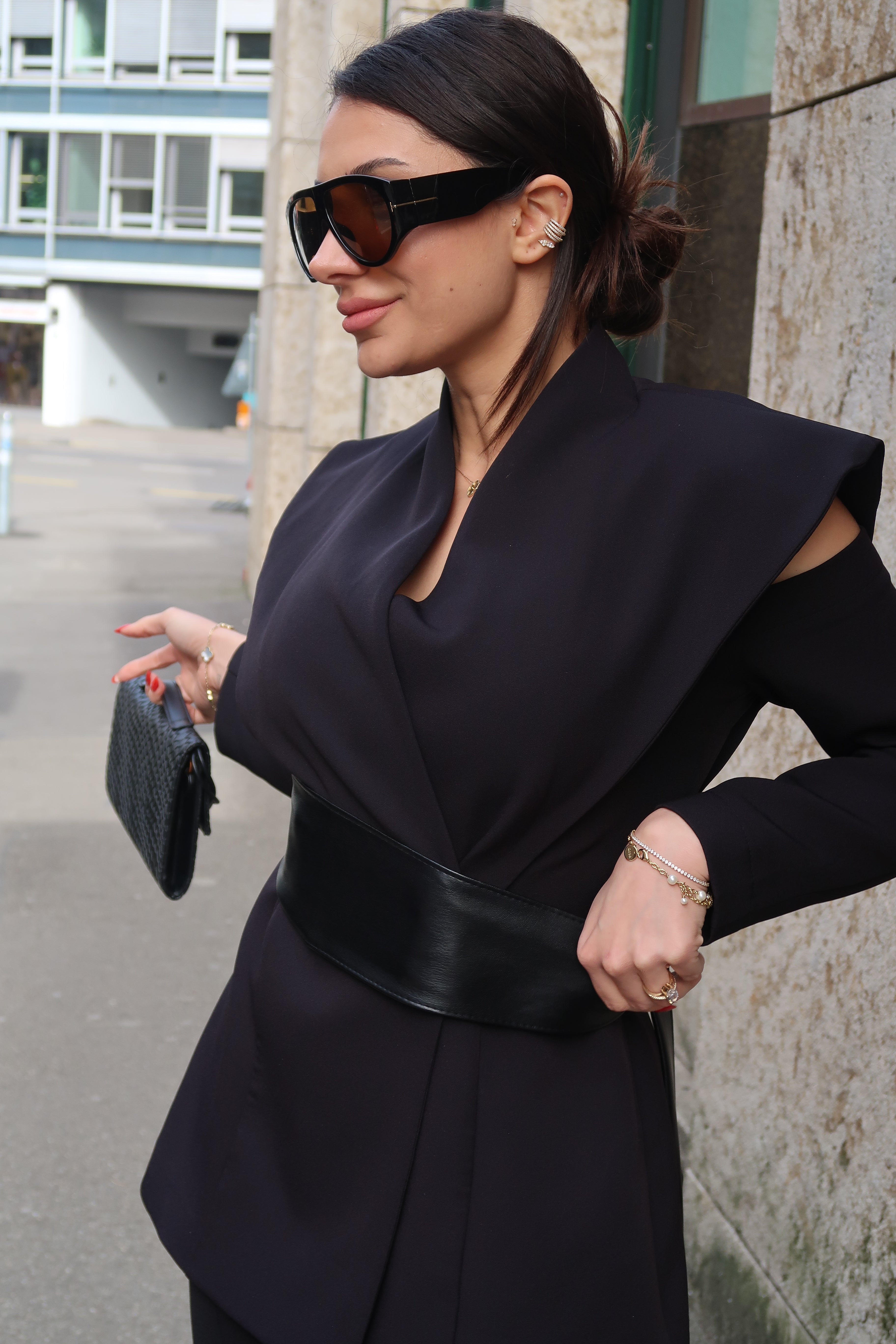 Open-Shoulder Blazer – Fery Black