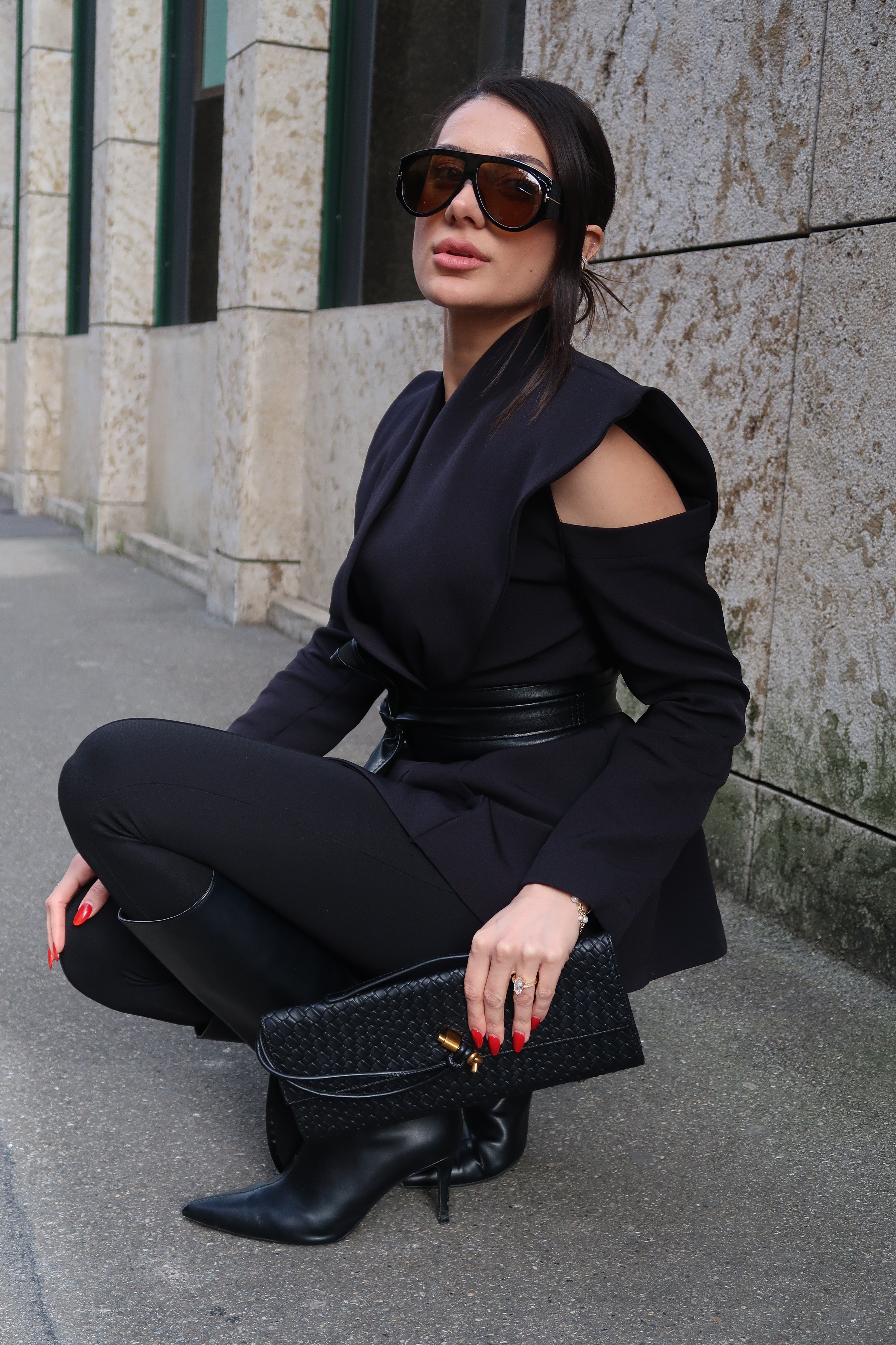 Open-Shoulder Blazer – Fery Black