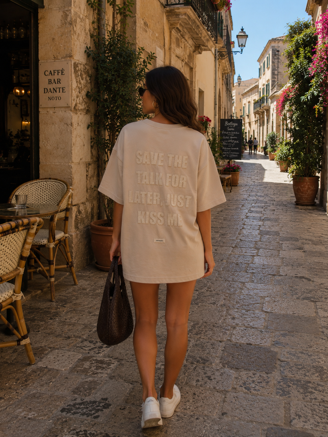 Oversized Unisex T-Shirt - Just Kiss me - Beige