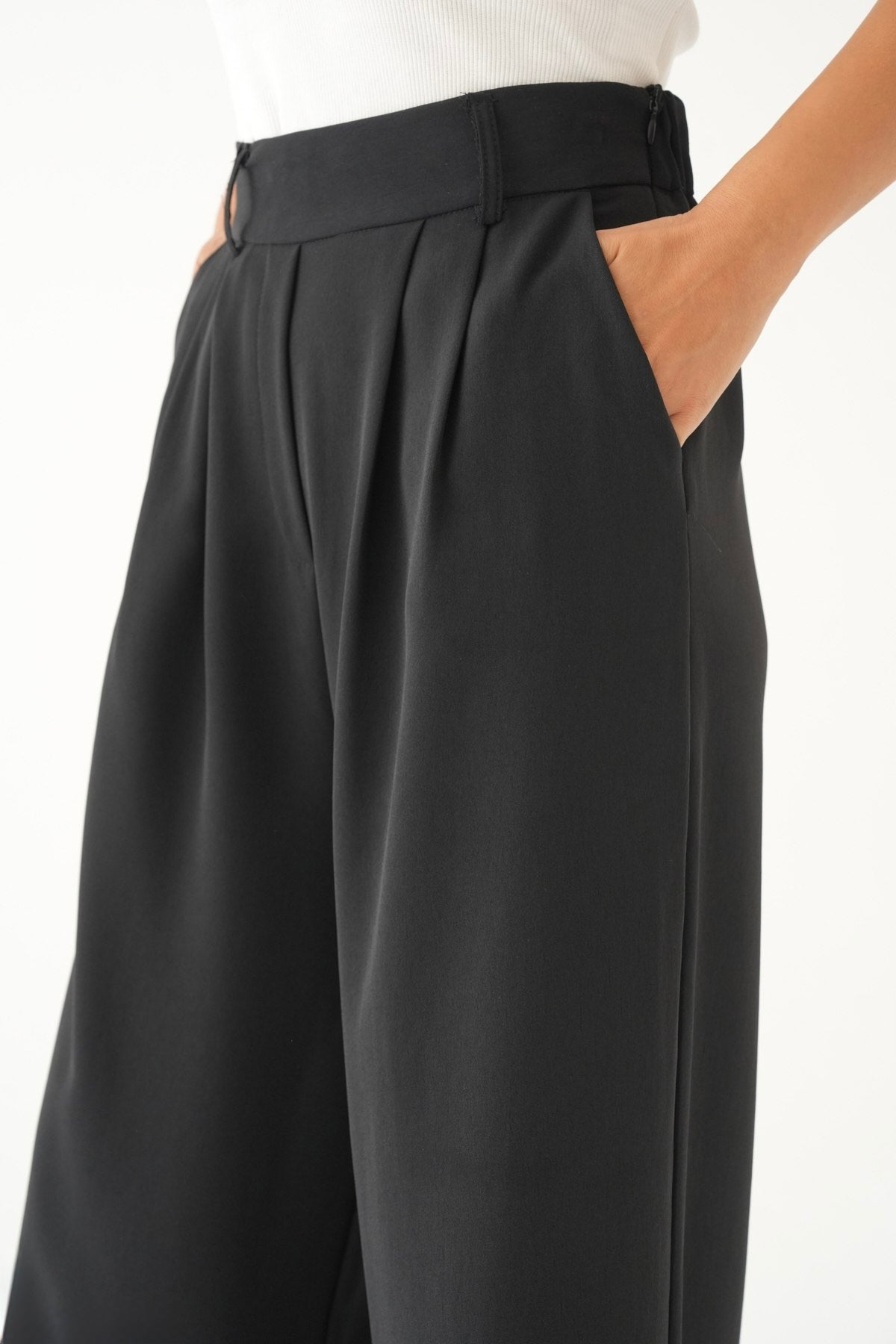 Qira Pants - Black-2