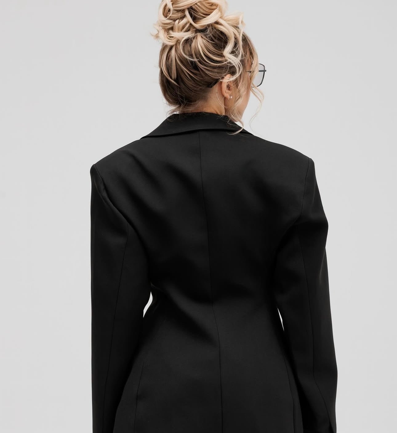 THE MADISON BLAZER