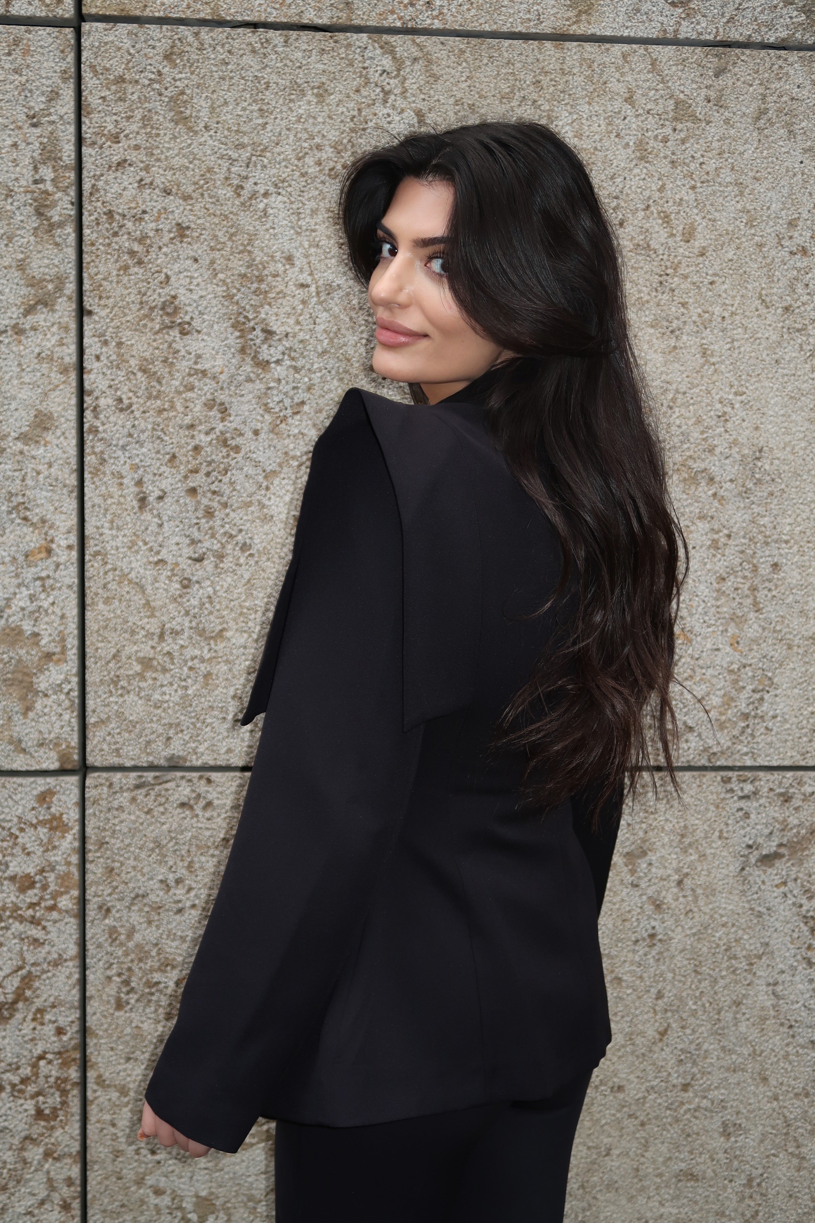 Hourglass Blazer - Sue Black