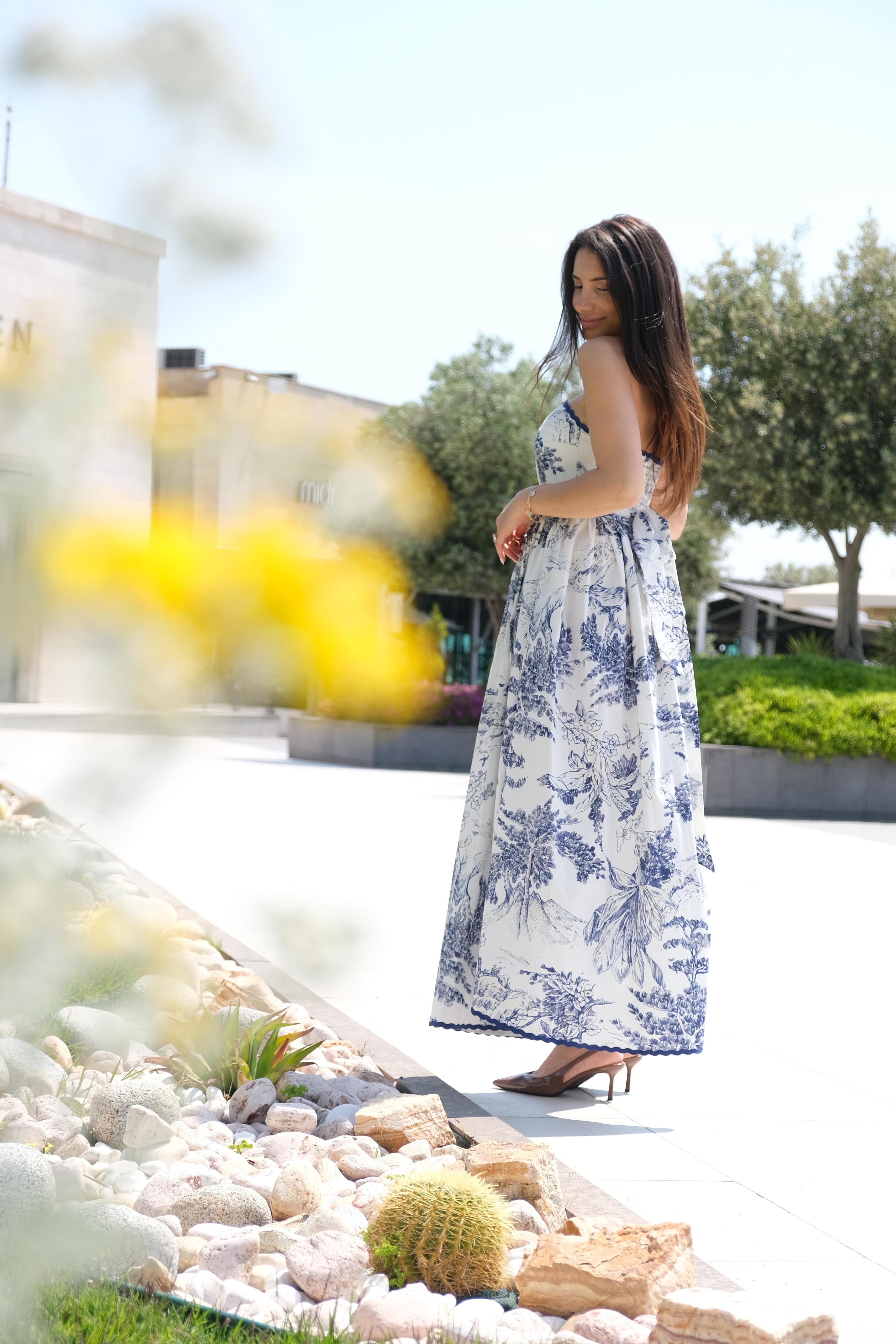 Bleu Jardin Midi Dress – White & Blue