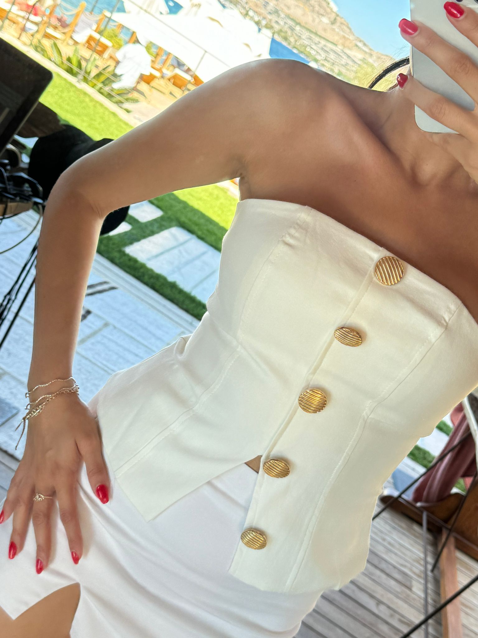 Éclat – Off-Shoulder Top