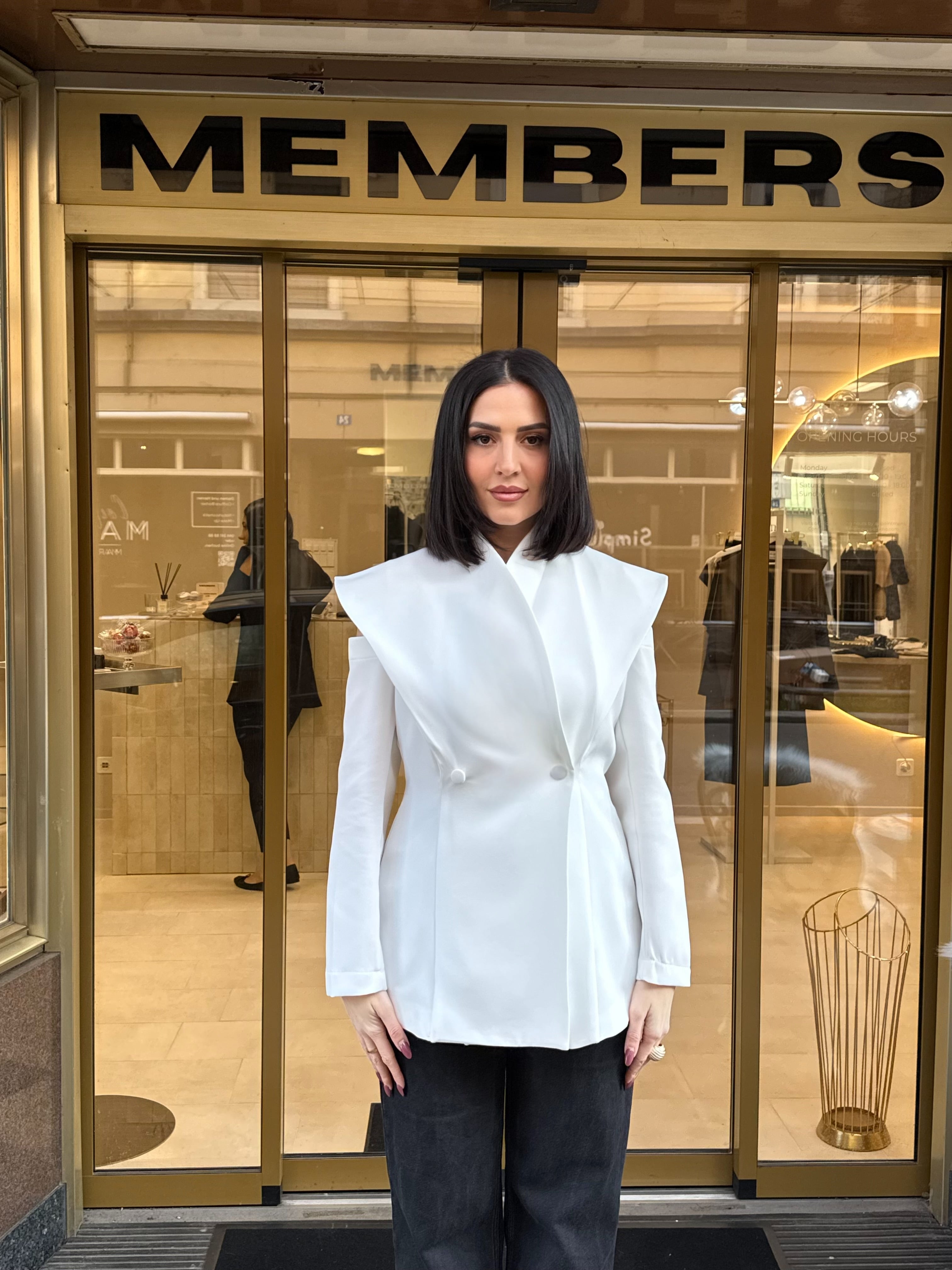Open-Shoulder Blazer – Fery White