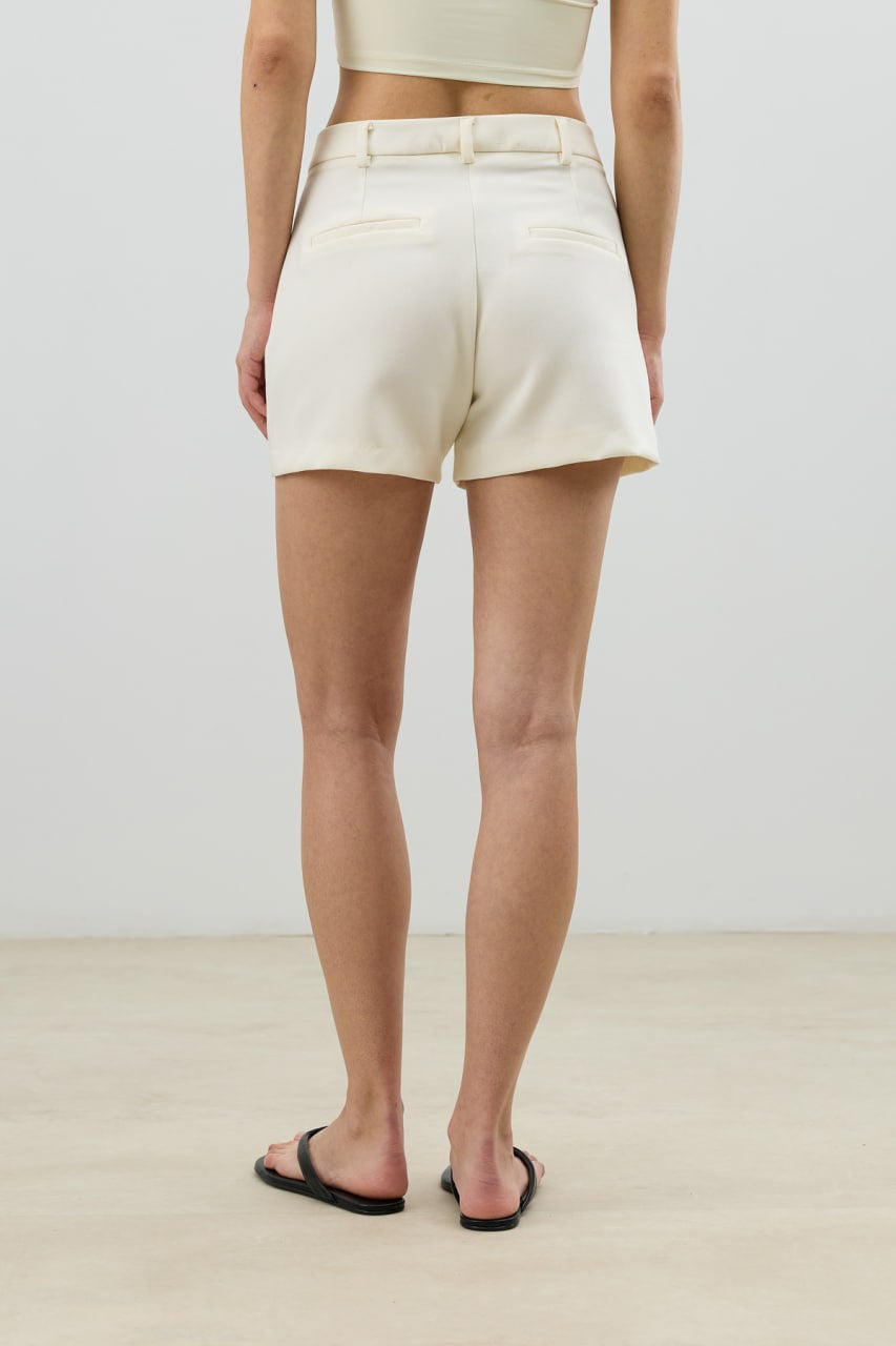 Elegant Mini Shorts – Beige Anti-3