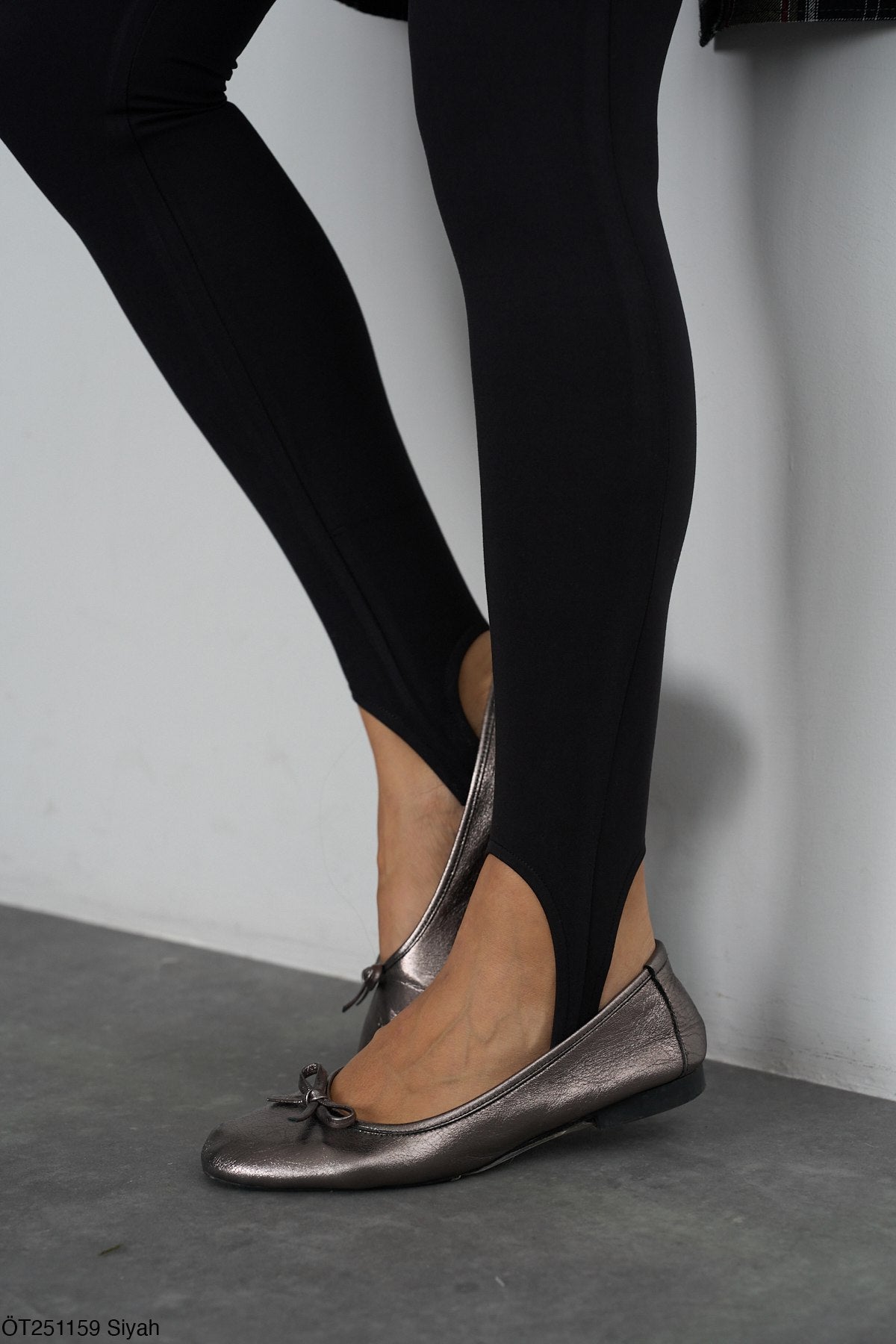 High-Waist Stirrup Leggings-4